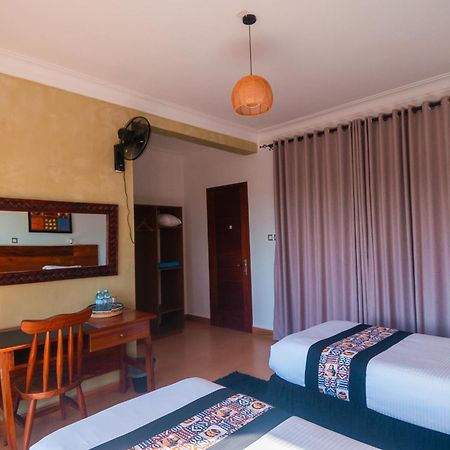 The Lakeside Entebbe Luaran gambar