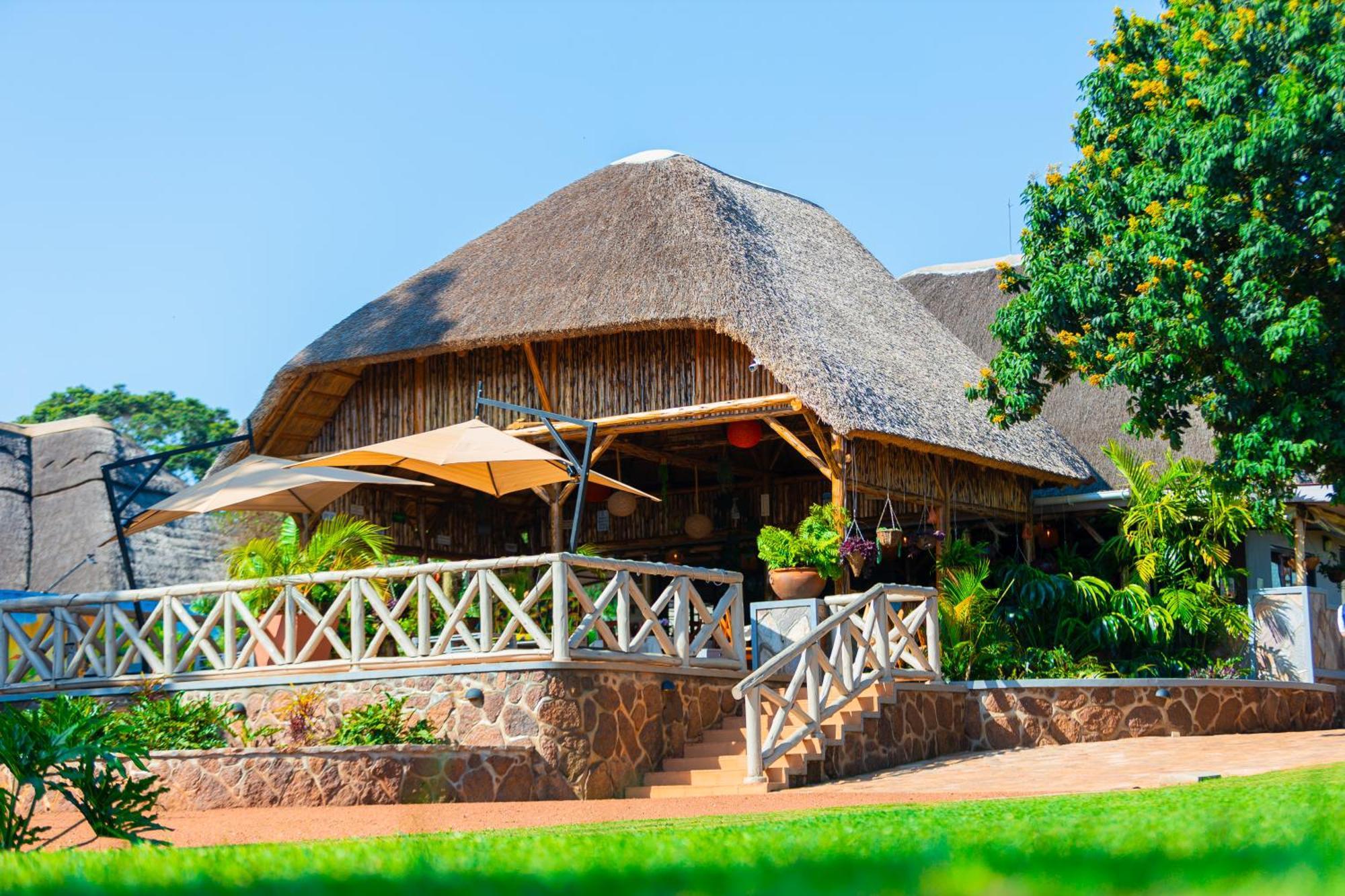 The Lakeside Entebbe Luaran gambar